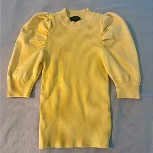 En Saison yellow short sleeve sweater size xs